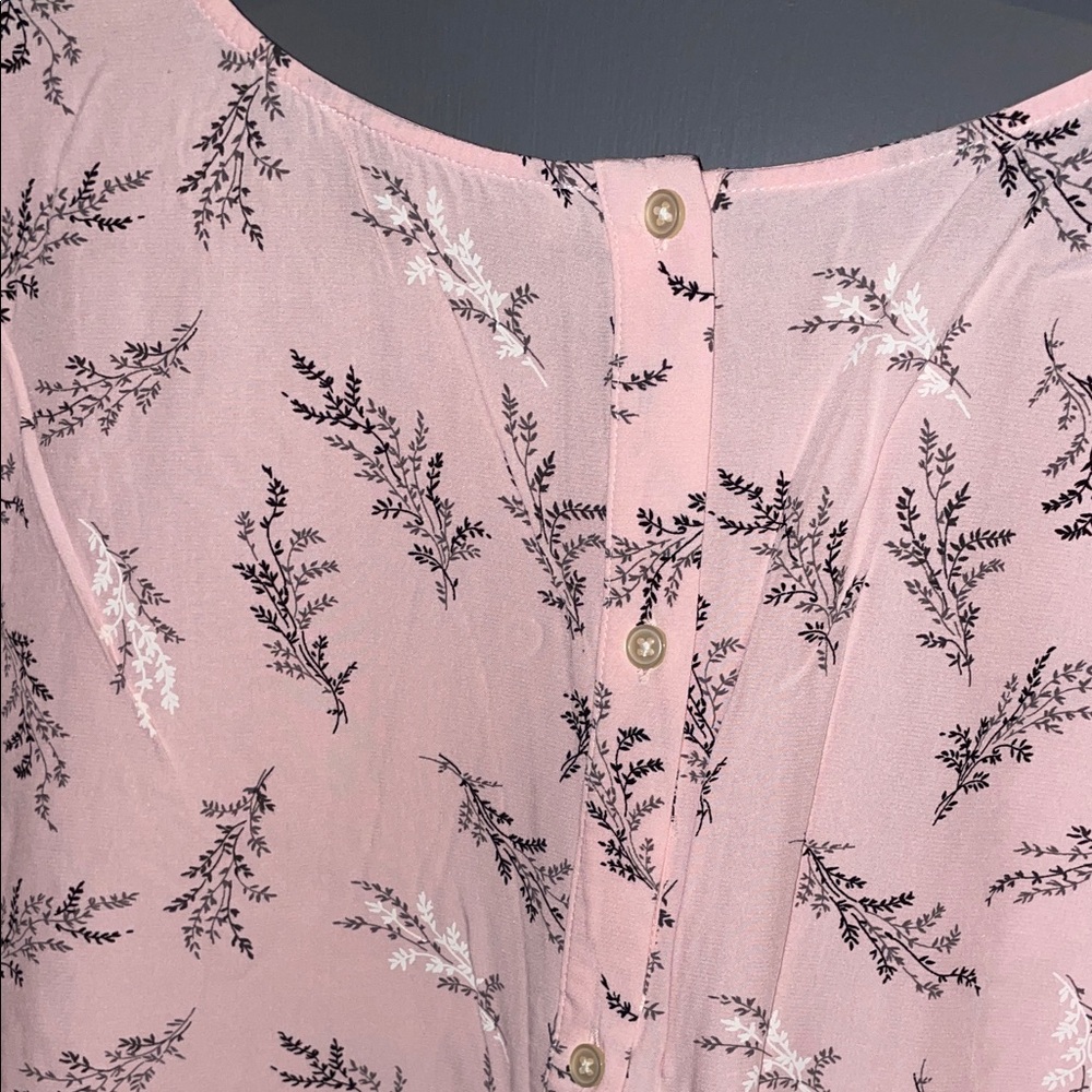 LOFT Light Pink Floral Short Sleeve Top - Picture 4 of 6